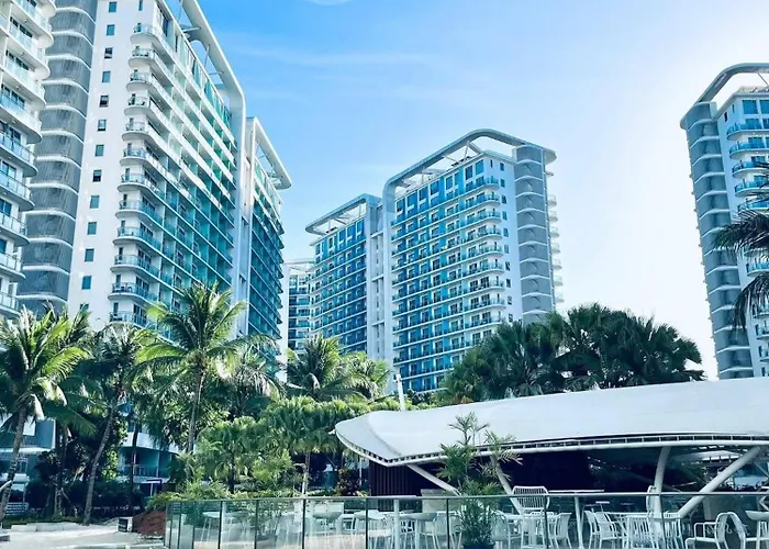 Azure Tropics Near Naia Airport With Wifi And Netflix Apartment