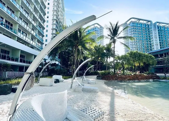 Azure Tropics Near Naia Airport With Wifi And Netflix Manila