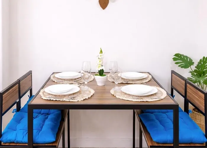 Azure Tropics Near Naia Airport With Wifi And Netflix