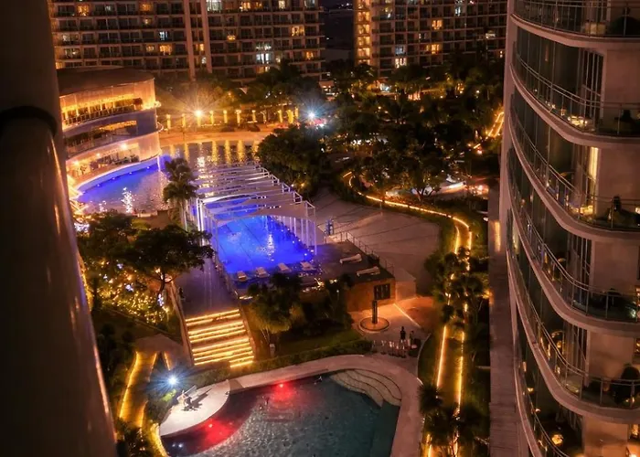 Azure Tropics Near Naia Airport With Wifi And Netflix Manila