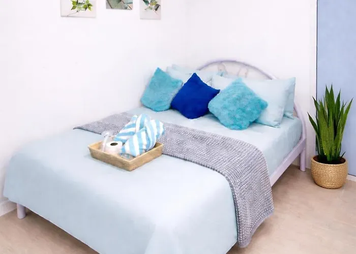Azure Tropics Near Naia Airport With Wifi And Netflix
