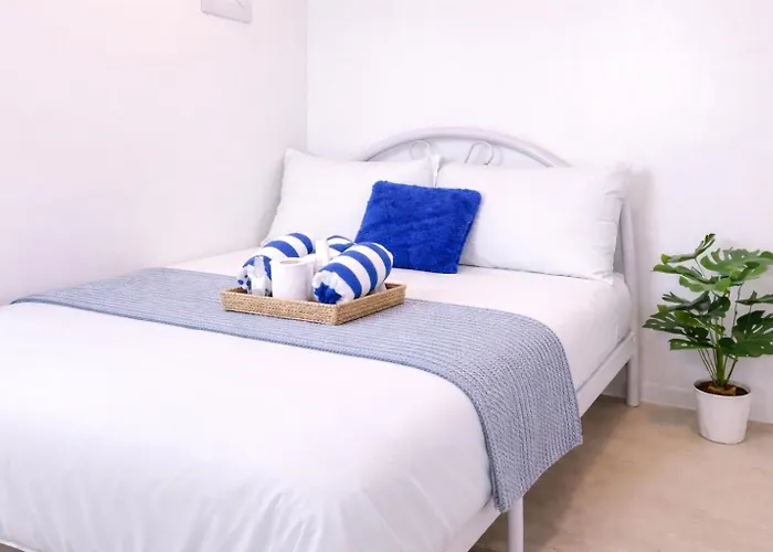 Apartment Azure Tropics Near Naia Airport With Wifi And Netflix Manila