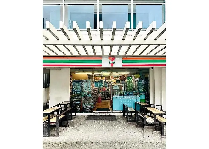 Azure Tropics Near Naia Airport With Wifi And Netflix Manila